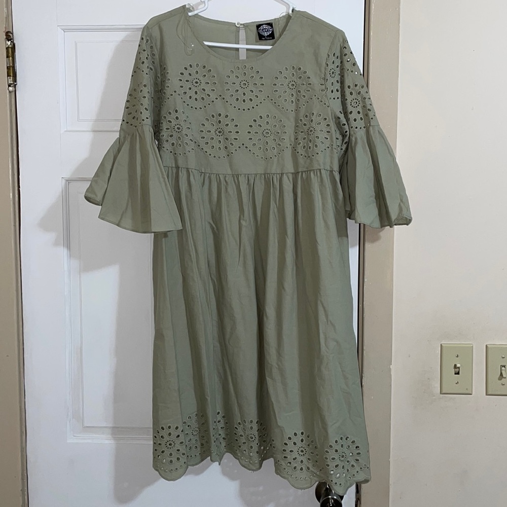 NWT Sage Green CalStyle Eyelet Dress